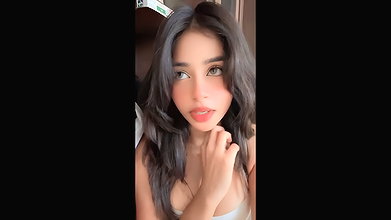Very Gorgeous Sexy Babe Records Herself Being