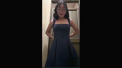 Paki Chasmish Girl Showing Curvy Body