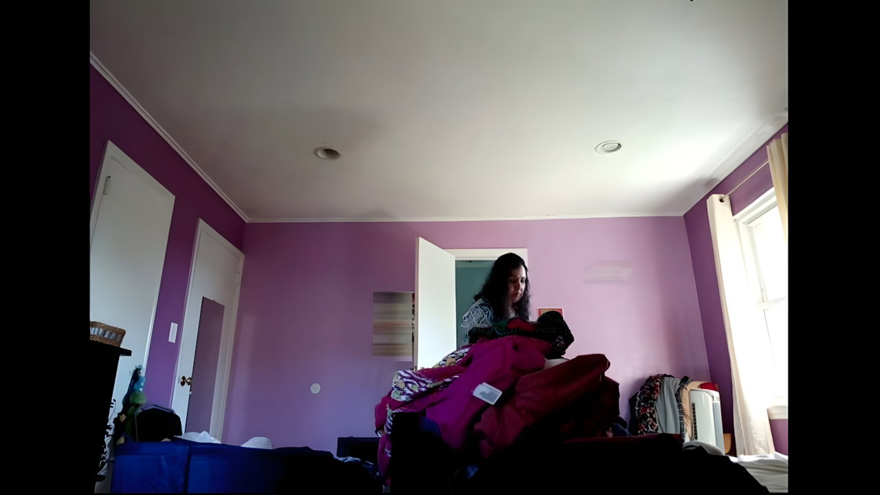 Spying on matured desi aunty dressing in bedroom
