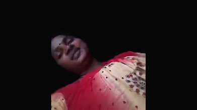 Village aunty teasing nude show mms