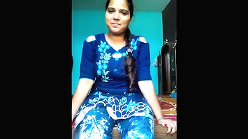 Desi gf show her big boobs and pussy… just WOW!