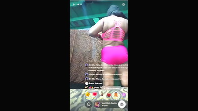 Aunty showing her nude body