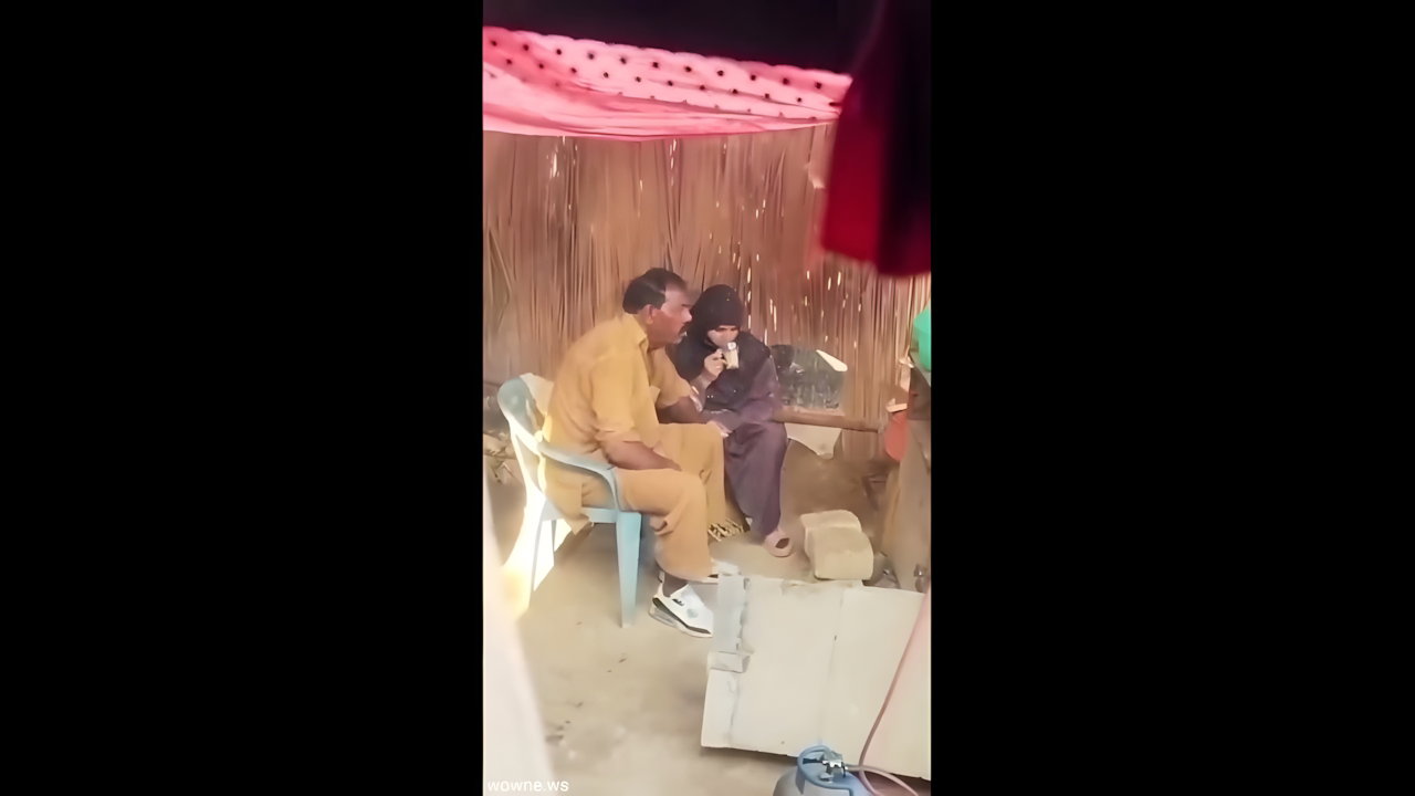 Paki Hijab Girl Caught in Secret Fingering MMS Leak