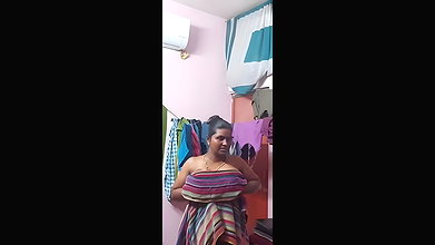 Tamil aunty video of dress change