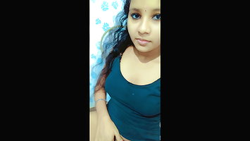 Cute Babe Showing and Fingaring