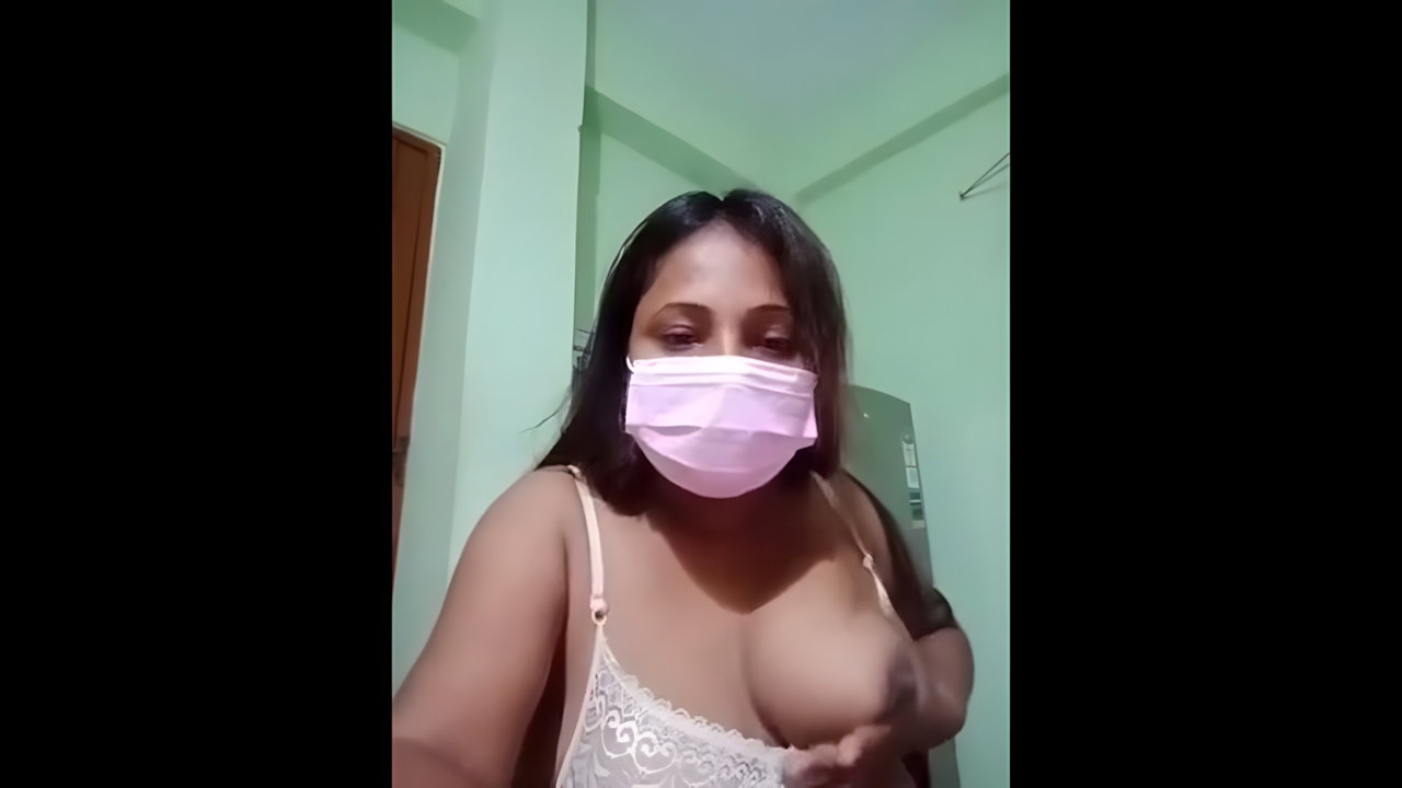 Sexy Bhabhi Showing Her Boobs Enjoying Indian Sex MMS
