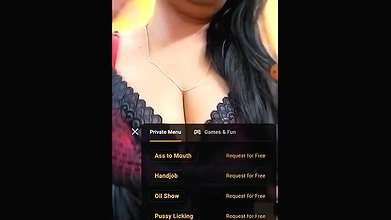 Sexy Bhabhi Fingering & Showing Her Boobs in Indian Sex MMS