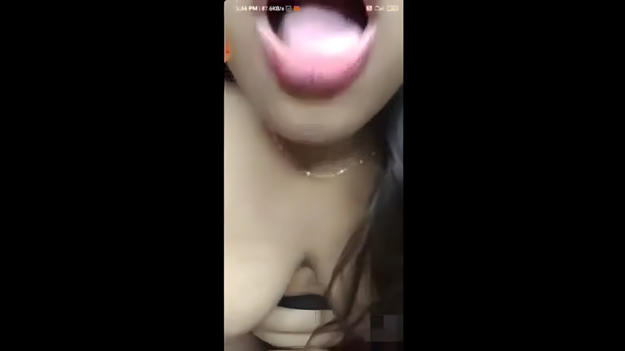 Soniyaa Bhabhi’s Steamy Masturbation Scene Indian Sex MMS