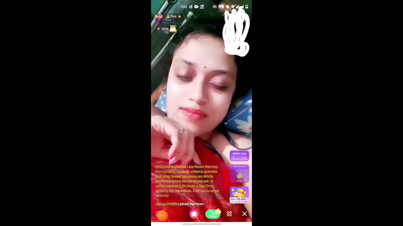 Aunty Showing Her Sweet Boobs in Indian Sex MMS
