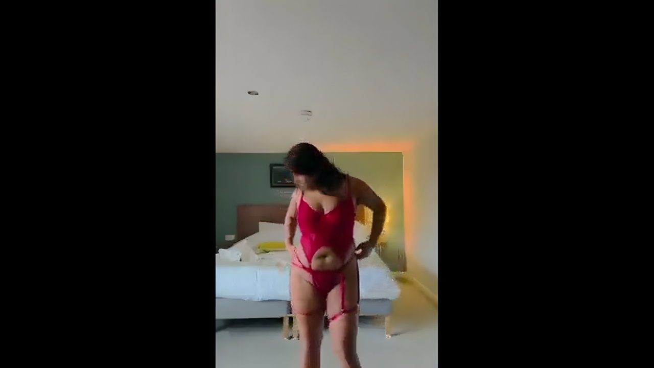Hot Bhabhi Moaning in My Desi MMS Leak