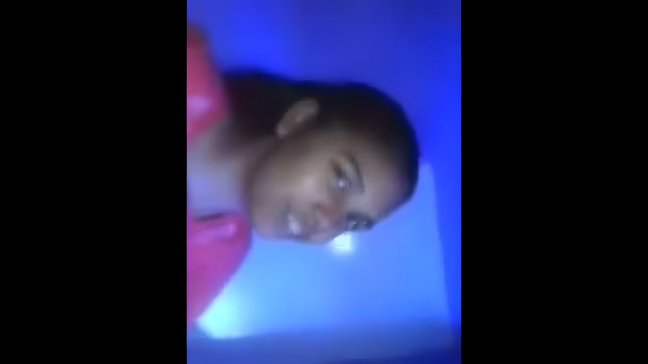 Sexy Girl Exposes Sweet Boobs in Indian Sex MMS
