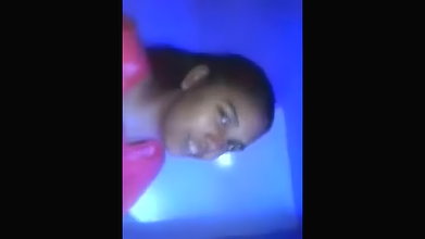 Sexy Girl Exposes Sweet Boobs in Indian Sex MMS
