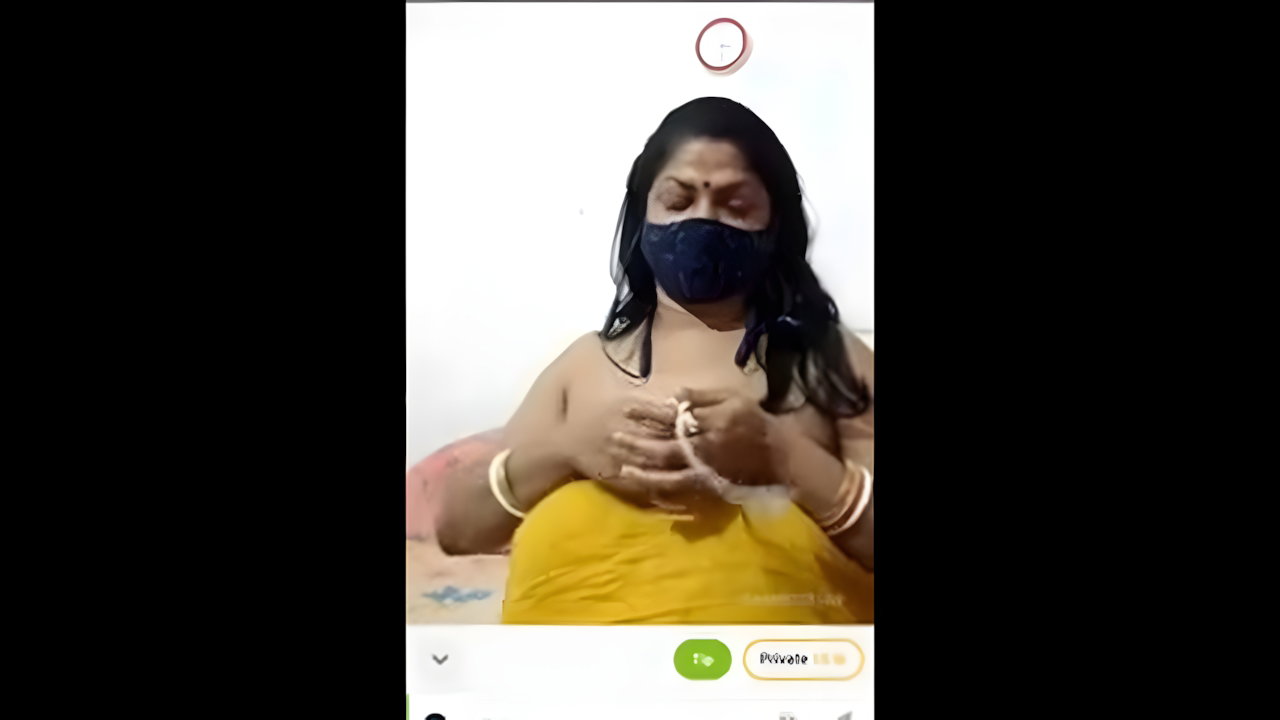 Prettyeyes5775 Shares Her Indian Sex MMS Secret