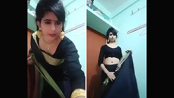 Sexy Village Bhabhi Removing Saree