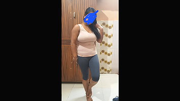 Bhabhi ne ghar par play boy bulakar apni chut ko service karai full sex video