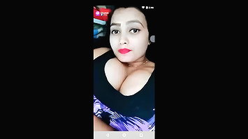 Pinky Showing Boobs on PREMIUM 121 Chamet Live ~ with FACE