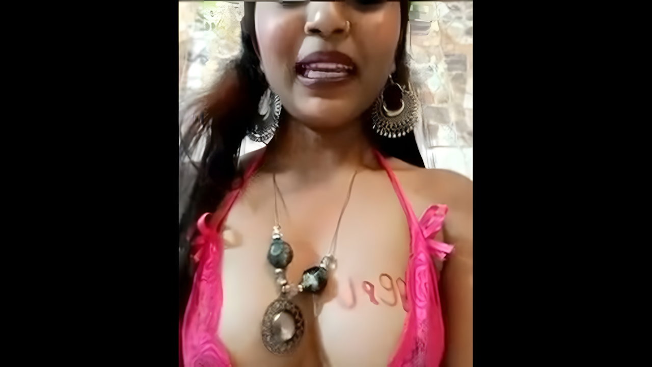 Beautiful Hot Bhabhi Fingering Pussy Indian Sex MMS