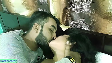 Desi Smart Bhabhi Secret Sex!! Accidentally Cum inside pussy