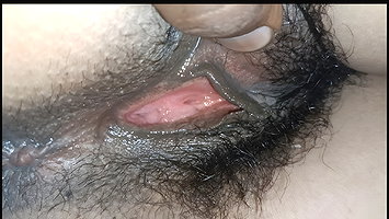 Beautiful desi hairy pussy with juice