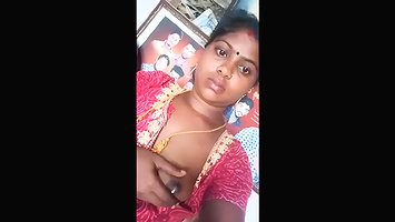 Bhabhi Shows Her Milky Boobs