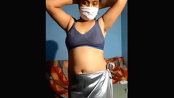 Big navel bhabi on cam