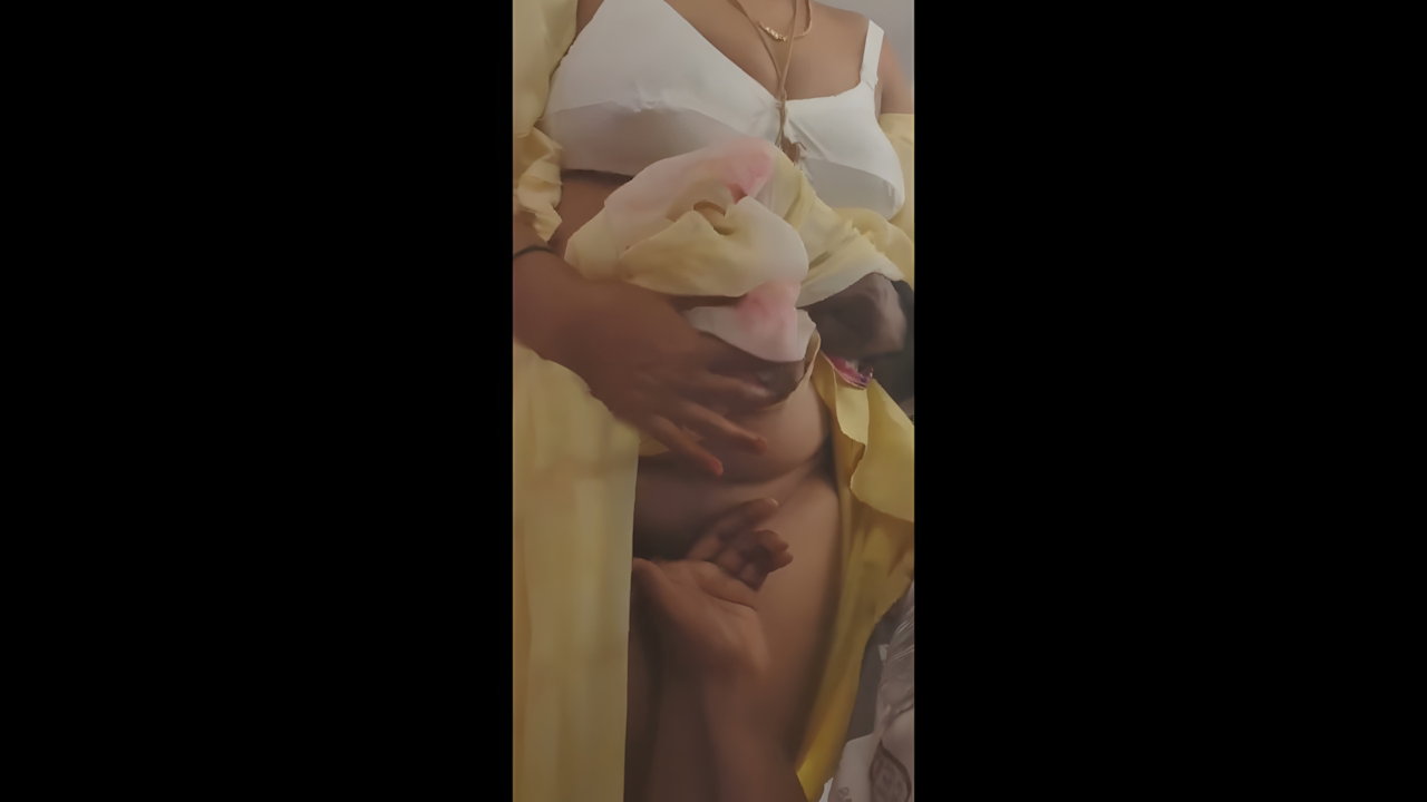 Aunty in Saree Fingering Clip Leaked MMS