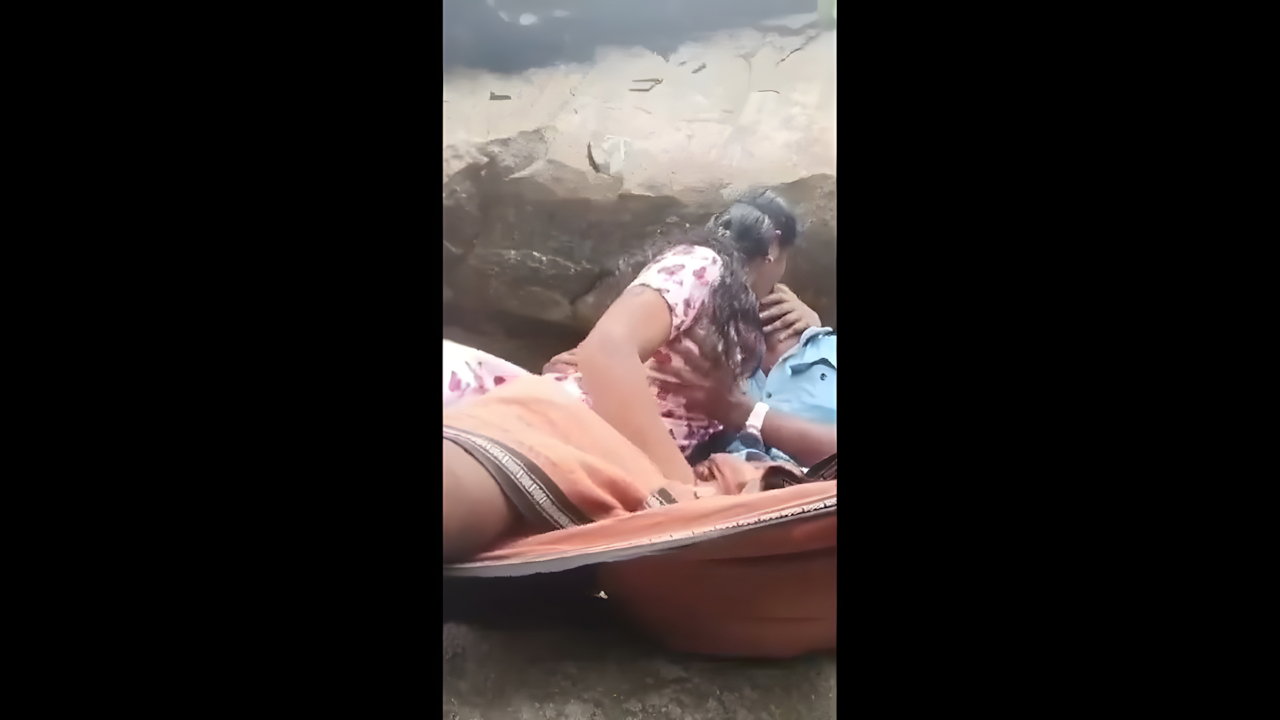 Hot Couple Blowjob Outdoor Sex Video My Desi
