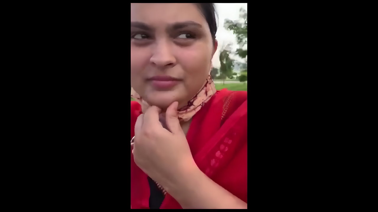 Hot Girlfriend Blowjob Outdoor Indian Sex MMS