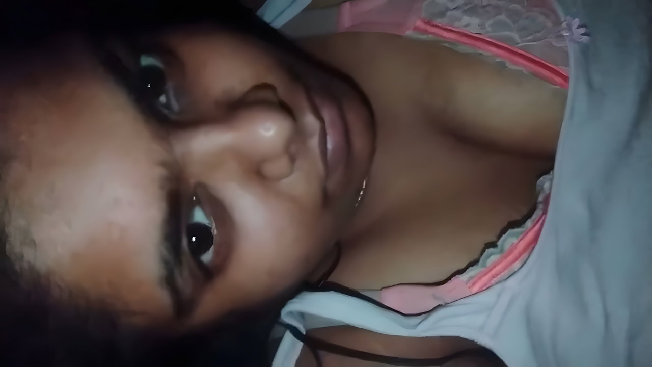 Chachi Exposes Boobs and Plays with Nipple in Indian Sex MMS