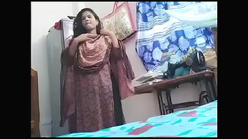 Sexy Figure Girl Showing And Fingering