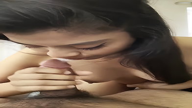 Beautiful Girl Sucks BF Dick in Indian Sex MMS