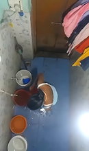 Tamil Girl Undresses for Bath – Indian Sex MMS Leak