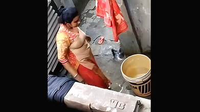Desi married bhabhi bathing mms