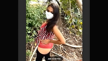 Desi Girl Showing Sexy ass in Live