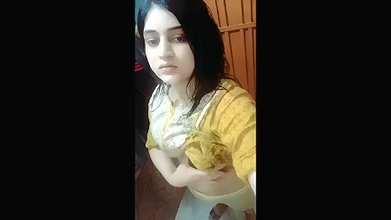 Cute sexy naked selfi play pussy