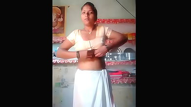 Desi village bhabhi fingering mms 5