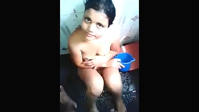 Desi sexy bhabi bath after fucking