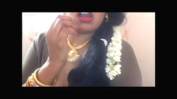 Tamil Bhabhi Pissing In Toilet