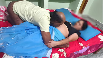 Hot and Sexy Indian Aunty