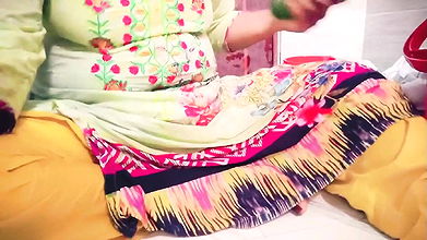 Bengali Housewife Hardcore Pussy Fingering with Cucumber.