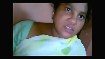 Desi sexy aunty show her big boobs