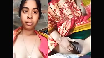 Desi Married Girl Showing Boobs and Pussy