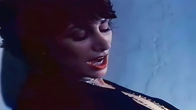 Ellen Earl – Dans la chaleur de Julie