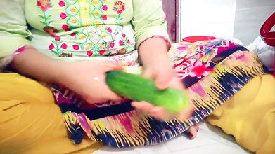 Bengali Housewife Hardcore Pussy Fingering with Cucumber.