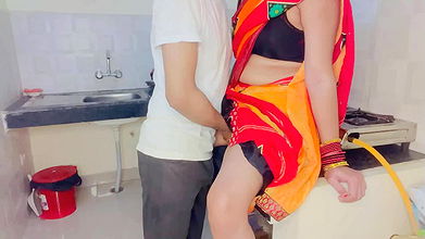 javaan bahu ko sasur ji ne ghar ki kitchen par akela paakar kiya sex daughter-in-law at home kitchen fucking after getting alone