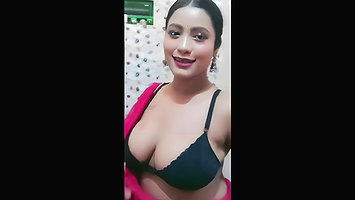 Beauty Model Hot Boobs show