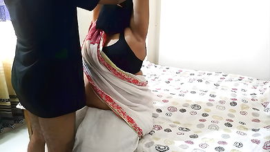 (Sexy Desi Maa ki chudai apni Beta) Dirty hot step mom fucked by stepson in hotel room – Indian Sex