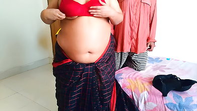 Amazon delivery man came to deliver bra and fucked Indian sexy aunty while her husband was not at home – Hindi Audio