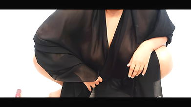 Beautiful woman in Saudi Arabia naked