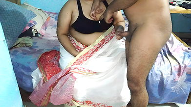 Desi hot bhabhi imagines having sex with the vegetable seller